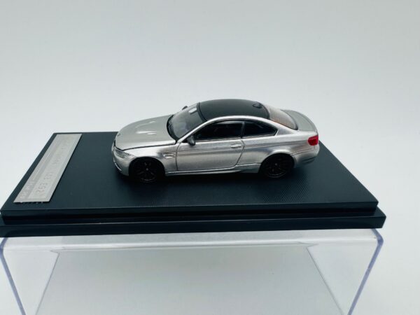 MODEL ATTUDIDE 1:64 BMW M3 E92 SILVERSTONE GREY - Image 3