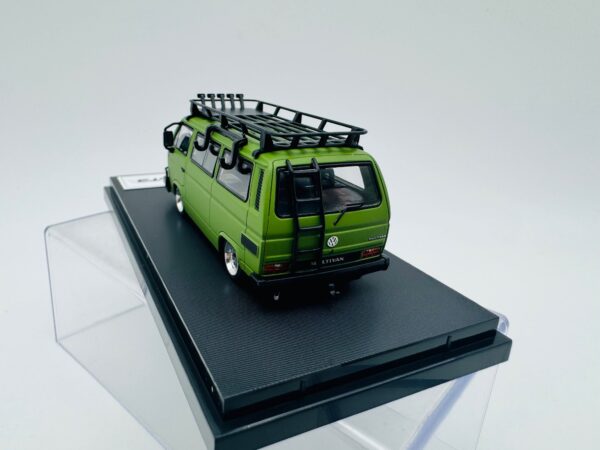 MORTAL 1:64 VW T3 LOW MILITARY GREEN - Imagen 4