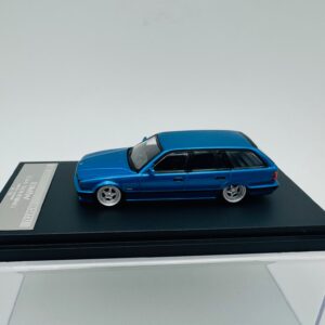 MORTAL 1:64 BMW E34 TOURING LOW BLUE
