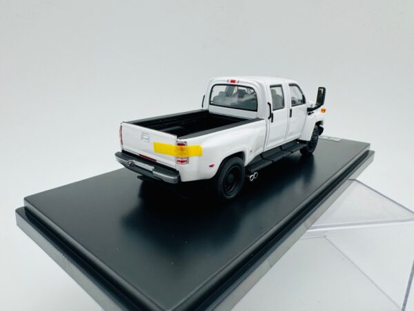 GOC 1:64 CHEVROLET KODIAK PICKUP WHITE - Imagen 4