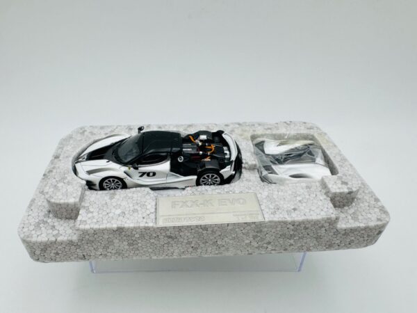 LITTLE TOY 1:64 FERRARI FXX-K EVO PEARL WHITE