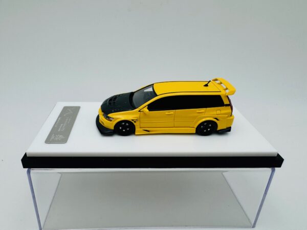 ERROR404 1:64 MITSUBISHI EVO 9 CROCK MODIFIED RACING YELLOW - Image 2