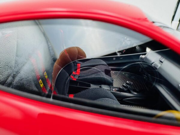 BBR 1:18 FERRARI 488 PISTA ROSSO CORSA 21/48 UNIDADES - Imagen 8