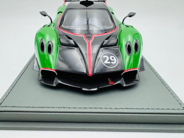 BBR 1:18 PAGANI HUAYRA R GLOSS BLACK CARBON VERDE PRATO – Image 5