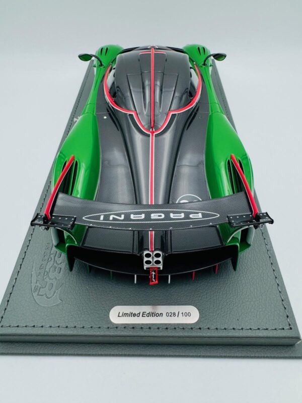 BBR 1:18 PAGANI HUAYRA R GLOSS BLACK CARBON VERDE PRATO – Image 8