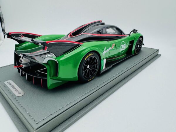 BBR 1:18 PAGANI HUAYRA R GLOSS BLACK CARBON VERDE PRATO – Image 9