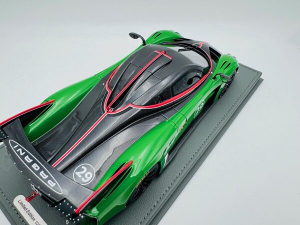 BBR 1:18 PAGANI HUAYRA R GLOSS BLACK CARBON VERDE PRATO – Image 10