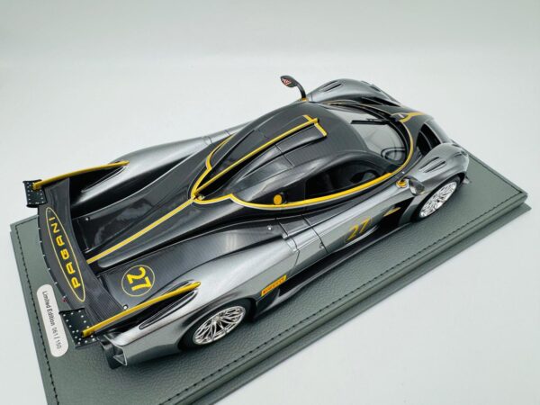 BBR 1:18 PAGANI HUAYRA R MATT BLACK CARBON MATT GREY - Image 7
