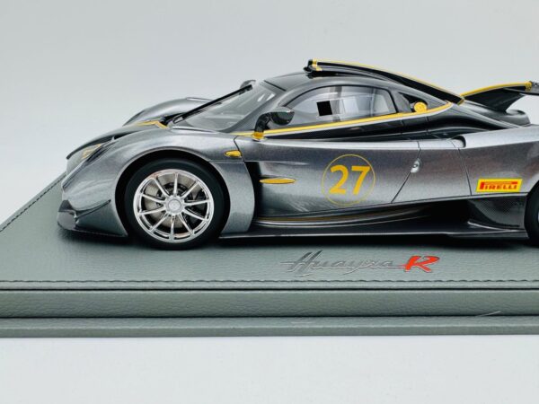 BBR 1:18 PAGANI HUAYRA R MATT BLACK CARBON MATT GREY - Image 5