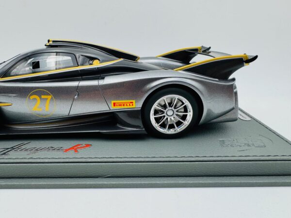 BBR 1:18 PAGANI HUAYRA R MATT BLACK CARBON MATT GREY - Image 6