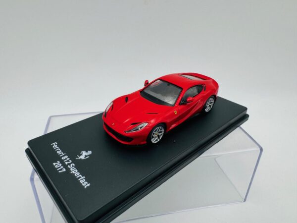 OEM 1:64 FERRARI 812 SUPERFAST 2017 - Imagen 2