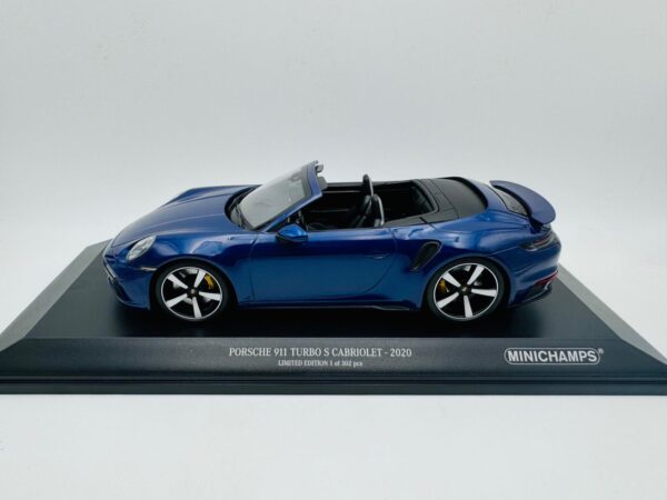 MINICHAMPS 1:18 PORSCHE 911 TURBO S CABRIOLET 2020 BLUE METALLIC