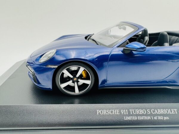 MINICHAMPS 1:18 PORSCHE 911 TURBO S CABRIOLET 2020 BLUE METALLIC - Imagen 3