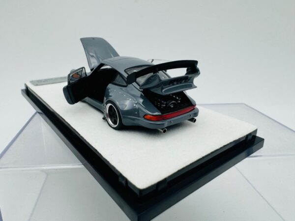 PGM 1:64 PORSCHE RWB 930 CEMENT GREY - Imagen 8