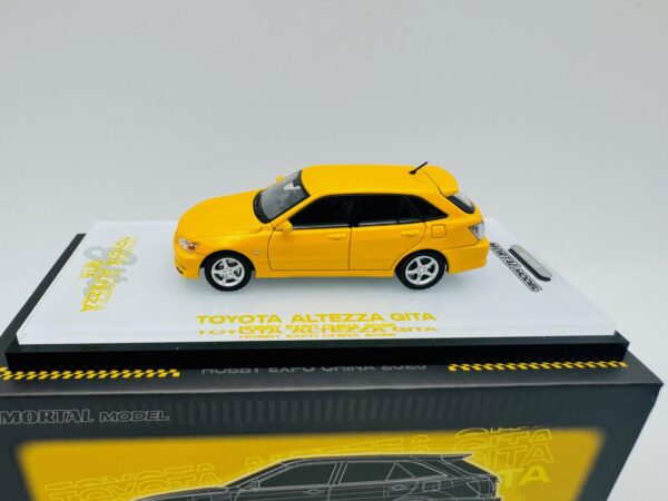 MORTAL 1:64 TOYOTA ALTEZZA GITA ORIGINAL YELLOW