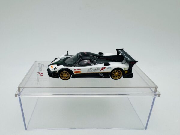 CM MODEL 1:64 PAGANI ZONDA REVOLUTION WHITE - Imagen 2