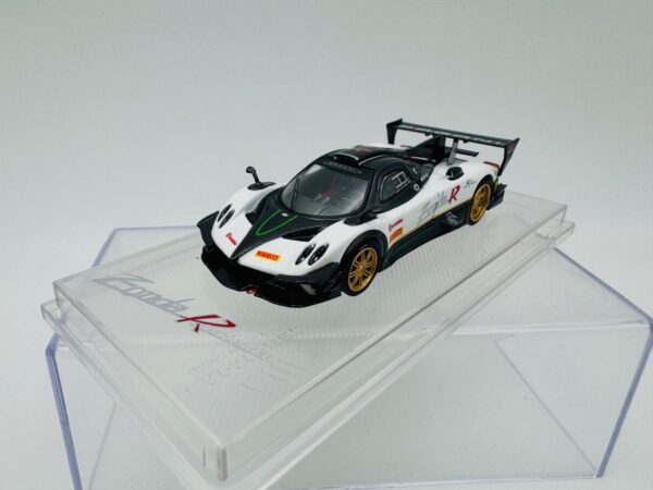 CM MODEL 1:64 PAGANI ZONDA REVOLUTION WHITE - Imagen 3