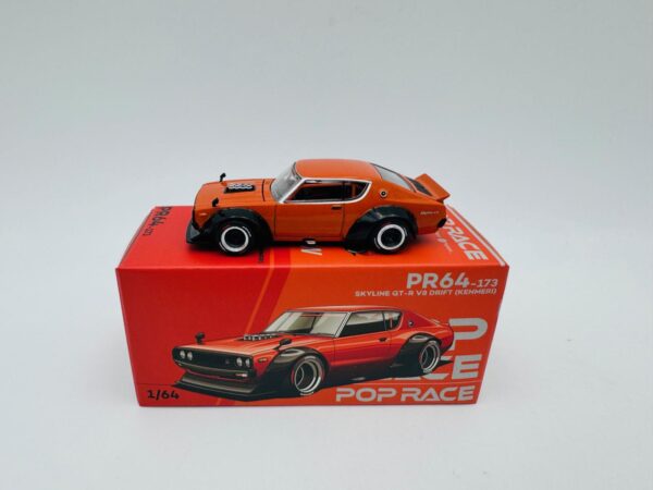 POP RACE 1:64 NISSAN SKYLINE GTR V8 DRIFT KENMERI