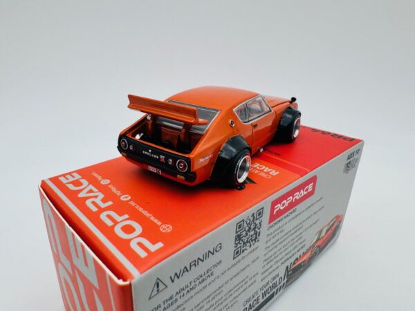 POP RACE 1:64 NISSAN SKYLINE GTR V8 DRIFT KENMERI - Imagen 4