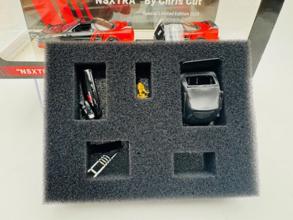 FINDCLASSIC 1:64 HONDA NSXTRA BY CHRIS CUT ADVAN - Imagen 2