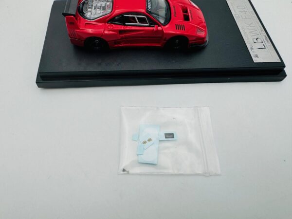 STREET WARRIOR 1:64 FERRARI F40 LBWK RED - Imagen 6
