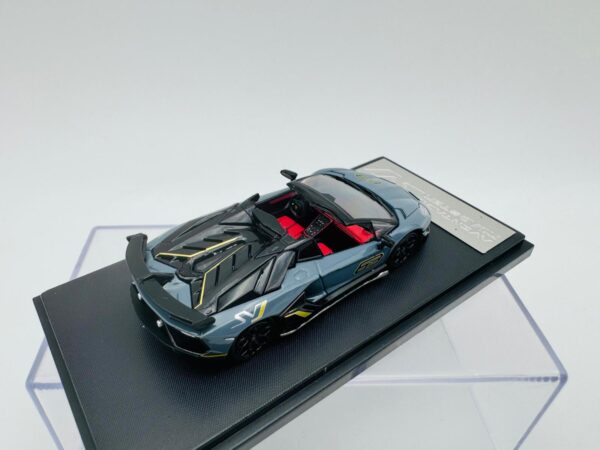 RHINO MODEL 1:64 LAMBORGHINI AVENTADOR SVJ GRAY - Image 5