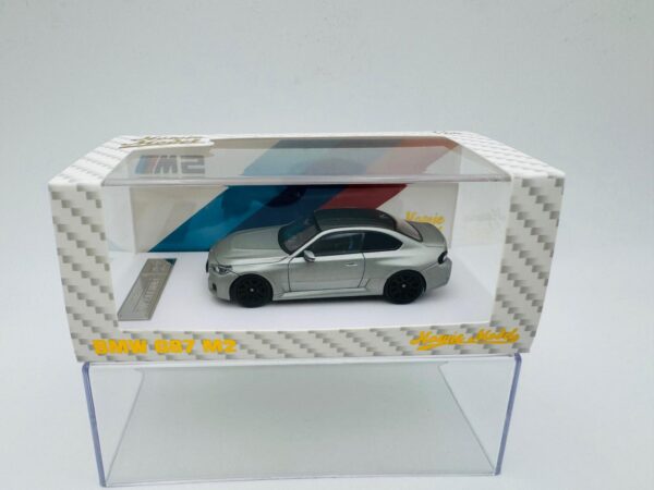 HOWIE MODEL 1:64 BMW M2 G87 FROSTED GRAY