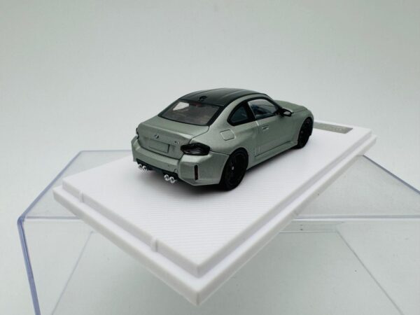 HOWIE MODEL 1:64 BMW M2 G87 FROSTED GRAY - Image 3