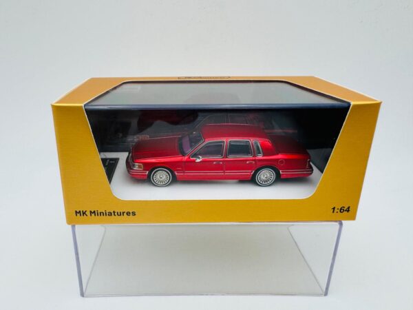 MK 1:64 LINCOLN TOWN CAR 1992 RED