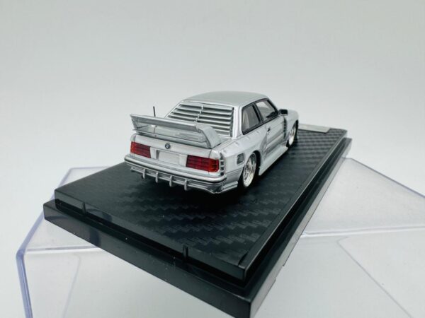 NICE AUTO 1:64 BMW E30 WIDE BODY SILVER - Imagen 4