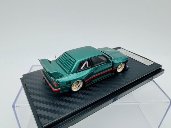 NICE AUTO 1:64 BMW E30 WIDE BODY GREEN - Imagen 5