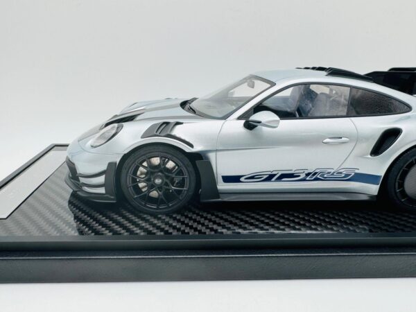 VIP SCALE 1:18 PORSCHE 911 GT3 RS MANTHEY RACING POLAR SILVER - Imagen 2