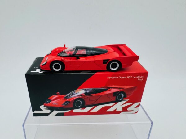 SPARK 1:64 PORSCHE DAUER 962 LE MANS RED
