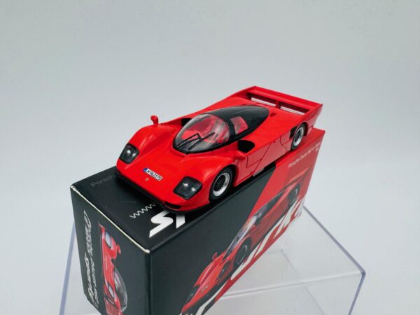 SPARK 1:64 PORSCHE DAUER 962 LE MANS RED - Imagen 2