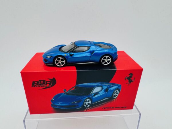 BBR 1:64 FERRARIO 296 GTB BLU CORSA