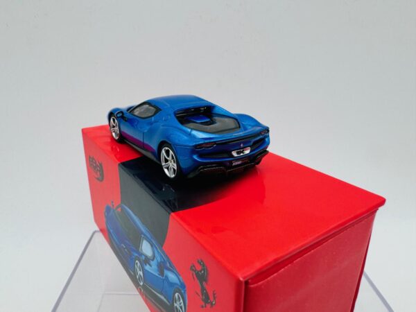 BBR 1:64 FERRARIO 296 GTB BLU CORSA - Imagen 3