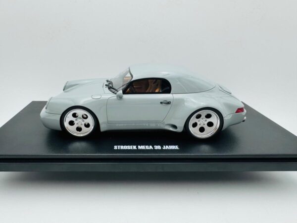 GT SPIRTIS 1:18 STROSEK MEGA 30 SPEEDSTER - Image 2
