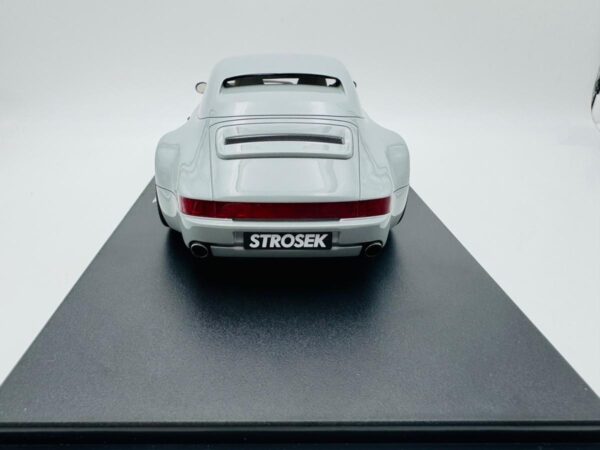 GT SPIRTIS 1:18 STROSEK MEGA 30 SPEEDSTER - Image 5