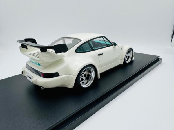 GT SPIRTIS 1:18 PORSCHE RWBA - Image 8