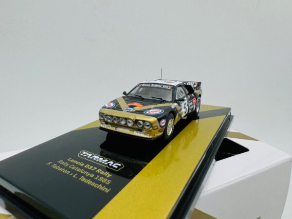 TARMAC WORKS 1:64 LANCIA 037 RALLY CATALUÑA 1985 - Imagen 3