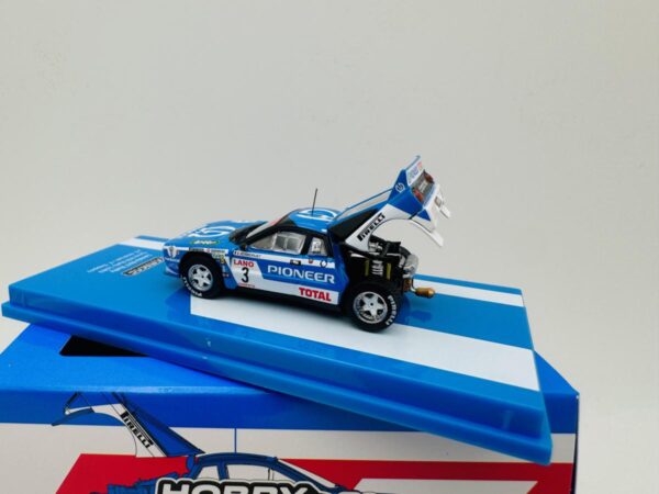 TARMAC WORKS 1:64 LANCIA 037 RALLY  YPRES 24 HOURS RALLY 1983 - Imagen 2
