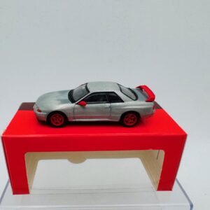 TARMAC WORKS 1:64 NISSAN SKYLINE GTR R32 CHASE