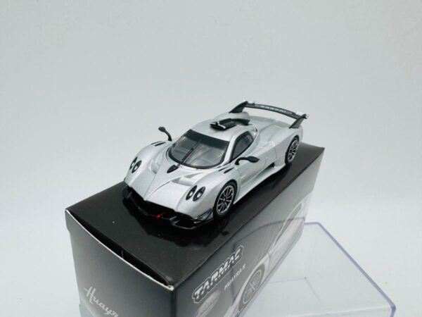 TARMAC WORKS 1:64 PAGANI HUAYRA R SATIN SILVER - Imagen 2