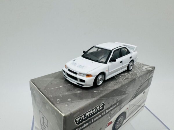 TARMAC WORKS 1:64 MITSUBISHI LANCER RS EVOLUTION III LAMELY SPECIAL EDITION - Imagen 2