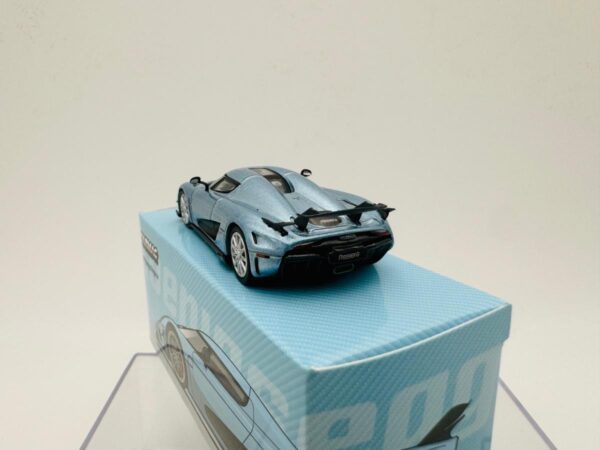 TARMAC WORKS 1:64 KOENIGSEGG REGERA LIGHT BLUE METALLIC - Imagen 3