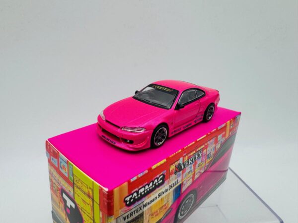 TARMAC WORKS 1:64 VERTEX NISSAN SILVIA S14 PINK METALLIC - Imagen 2