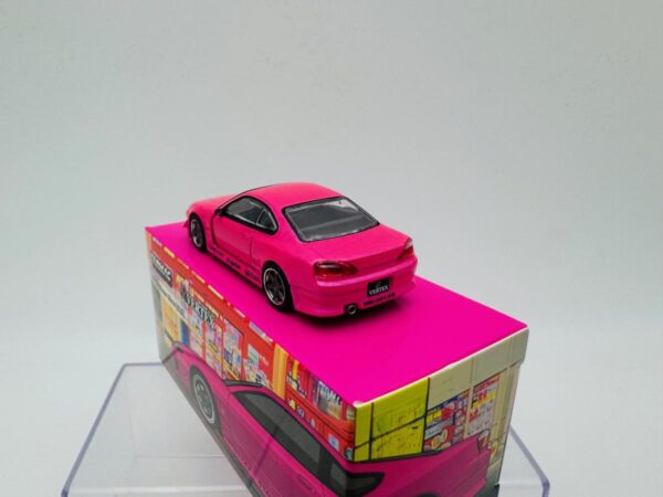 TARMAC WORKS 1:64 VERTEX NISSAN SILVIA S14 PINK METALLIC - Imagen 3