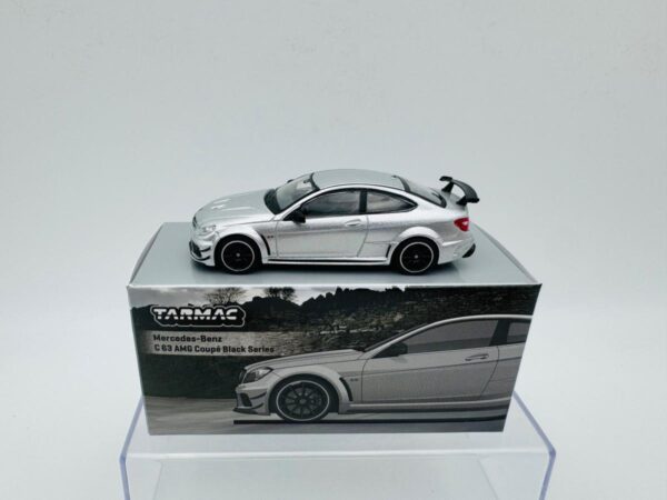 TARMAC WORKS 1:64 MERCEDES C63 AMG BLACK SERIES SILVER METALLIC