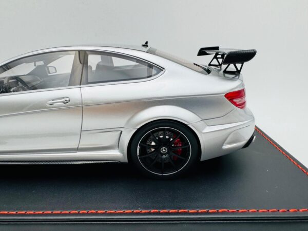 NICE AUTO 1:18 MERCEDES BENZ C63 AMG BLACK SERIES SILVER - Imagen 4