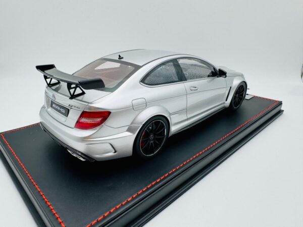 NICE AUTO 1:18 MERCEDES BENZ C63 AMG BLACK SERIES SILVER - Imagen 10